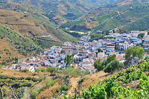 Panorámica de El Borge y el paisaje de la Axarquía.